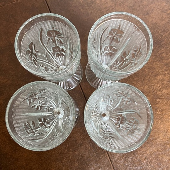 Tumblers with Iris’ and Herringbone Design Set of 4 - Picture 7 of 13